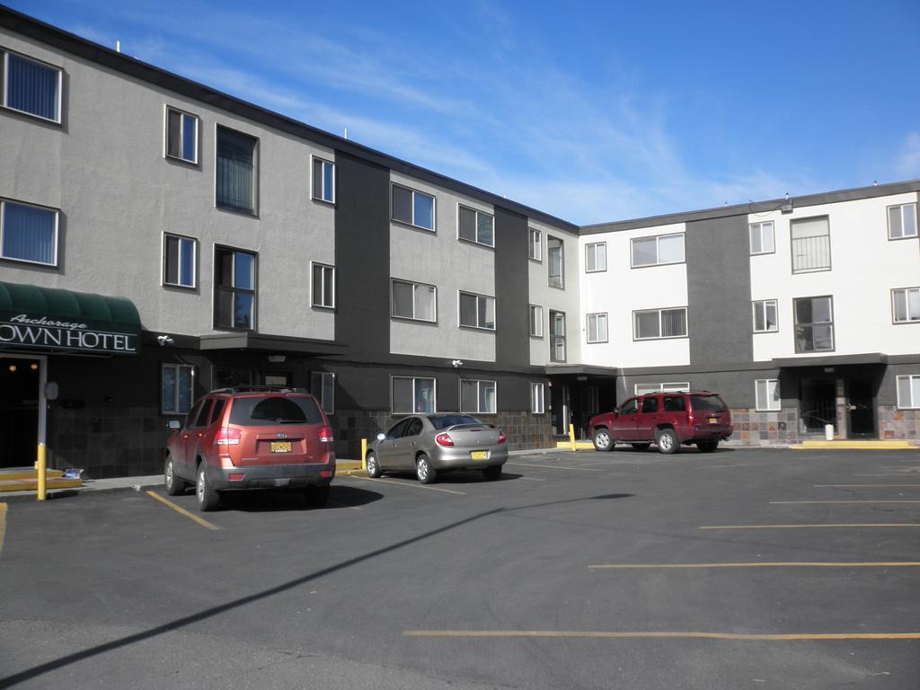Anchorage Uptown Suites Екстериор снимка