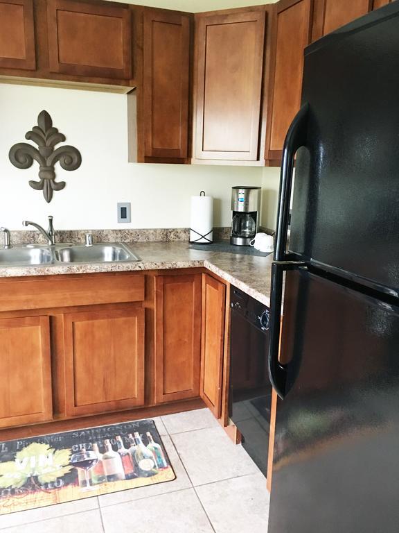Anchorage Uptown Suites Екстериор снимка