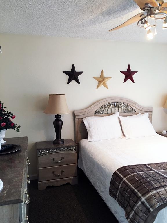 Anchorage Uptown Suites Екстериор снимка