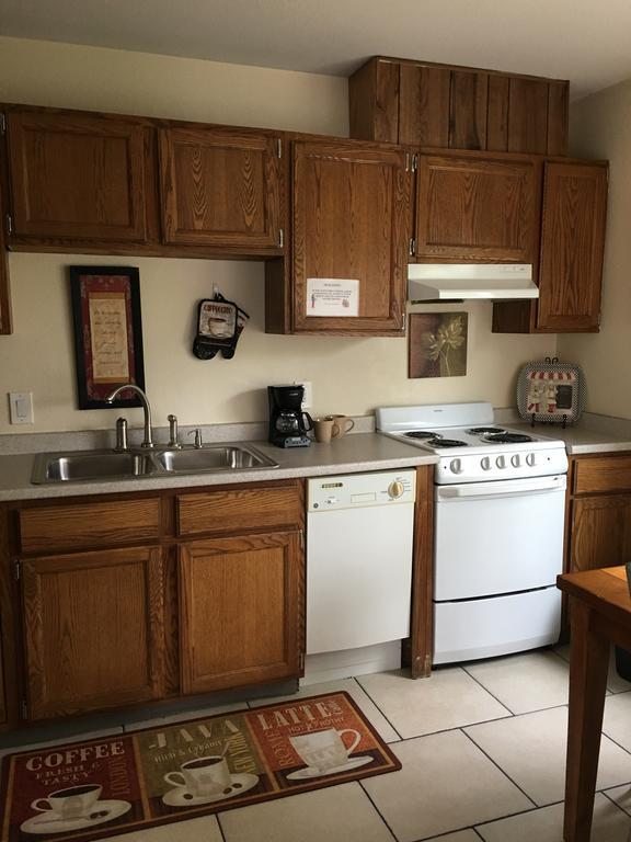 Anchorage Uptown Suites Екстериор снимка
