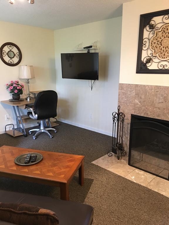 Anchorage Uptown Suites Екстериор снимка