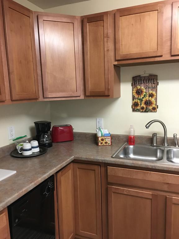 Anchorage Uptown Suites Екстериор снимка