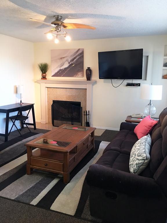 Anchorage Uptown Suites Екстериор снимка