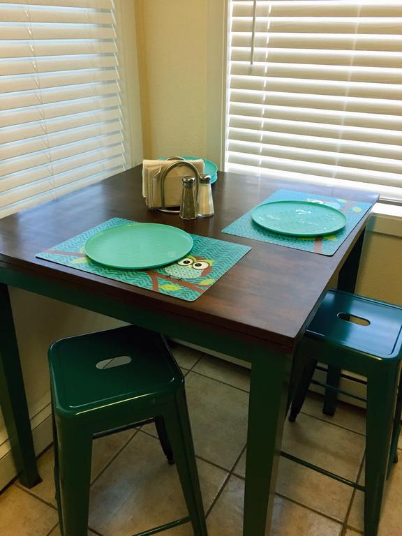 Anchorage Uptown Suites Екстериор снимка