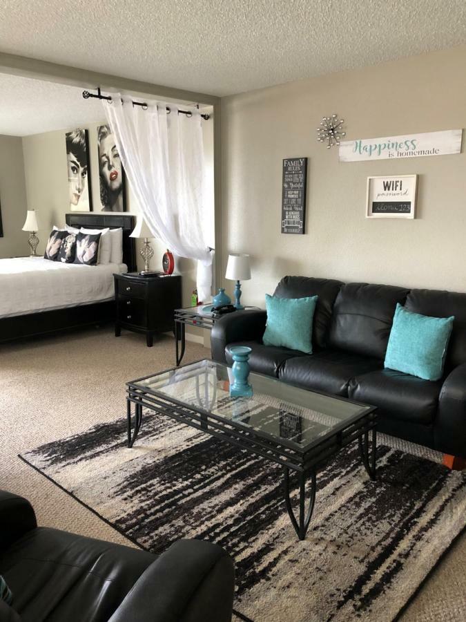 Anchorage Uptown Suites Екстериор снимка