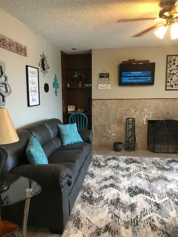 Anchorage Uptown Suites Екстериор снимка