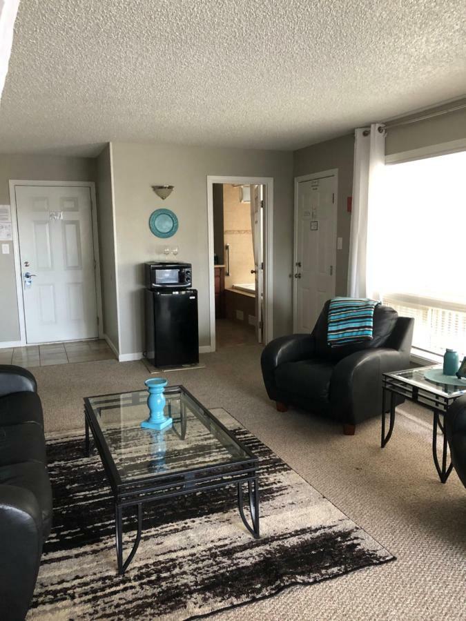 Anchorage Uptown Suites Екстериор снимка