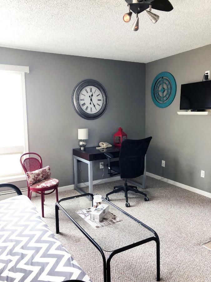 Anchorage Uptown Suites Екстериор снимка