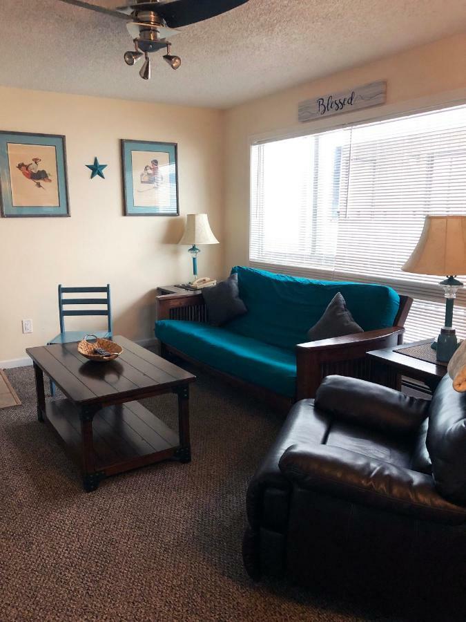 Anchorage Uptown Suites Екстериор снимка