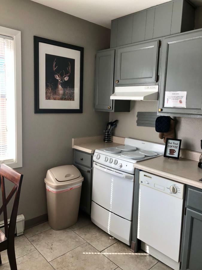 Anchorage Uptown Suites Екстериор снимка