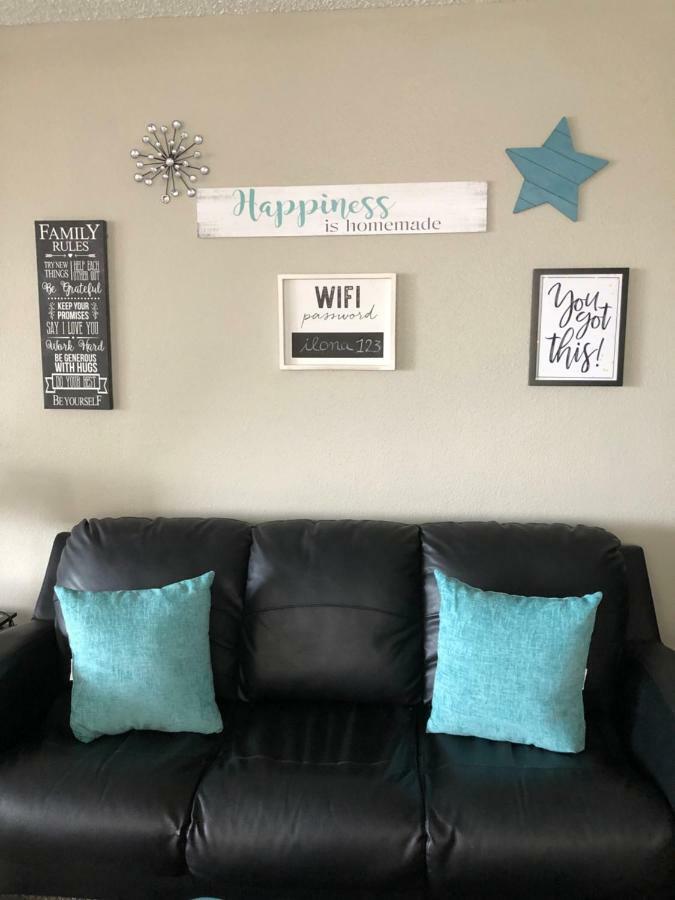 Anchorage Uptown Suites Екстериор снимка