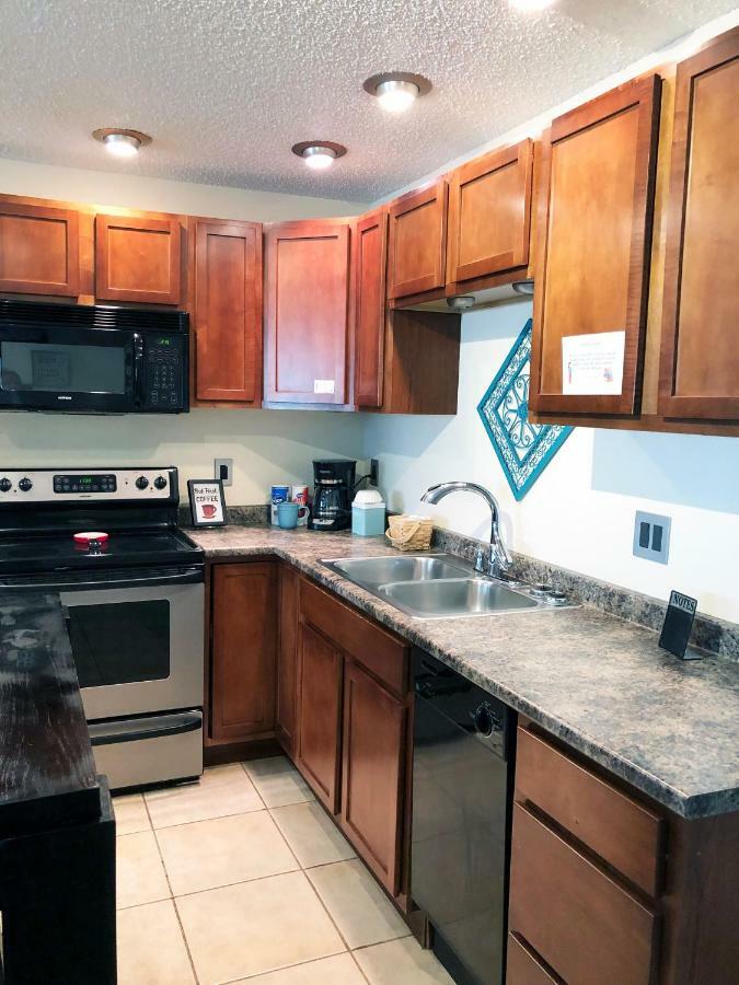 Anchorage Uptown Suites Екстериор снимка