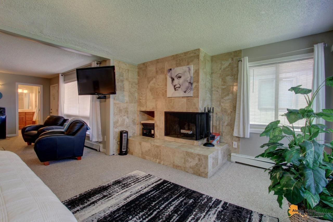 Anchorage Uptown Suites Екстериор снимка